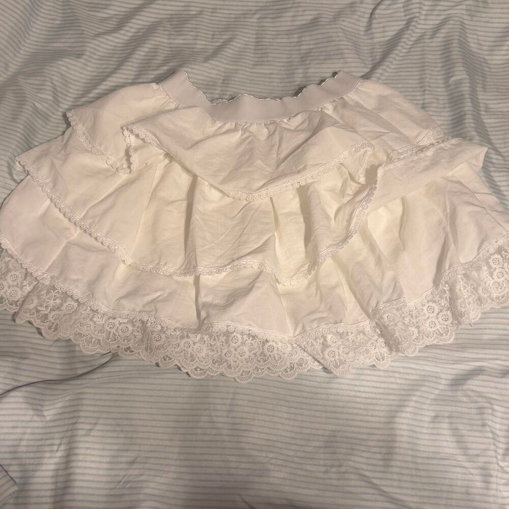 White Tiered Lace Ruffle Skirt lace trim. Size: XS #coquette #fairycore #lace